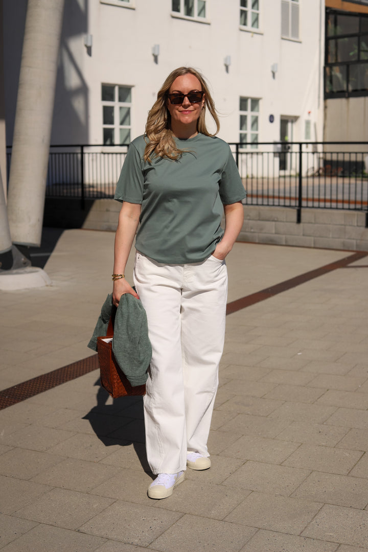 Melea Icon Tee Laurel W/Cilant
