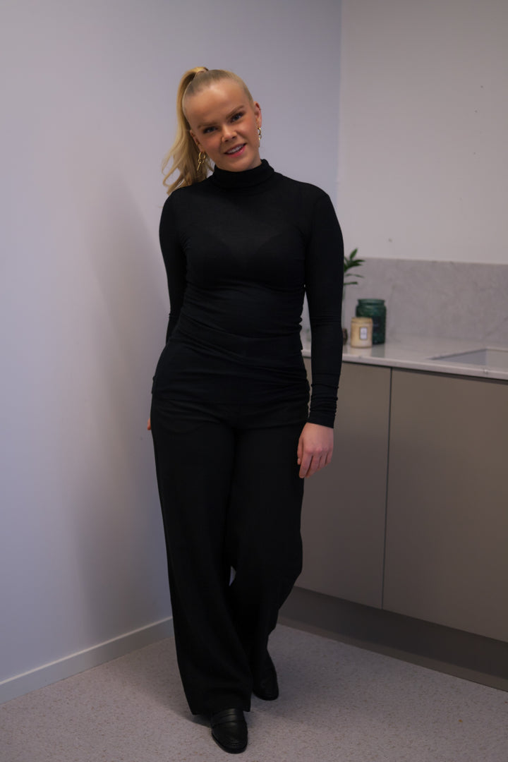 Angela Roll Neck Black