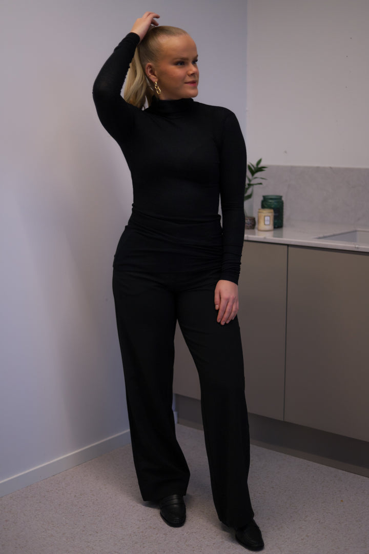 Angela Roll Neck Black