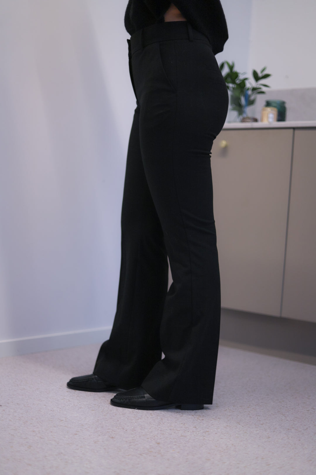 Clara FV Regular 285 Black