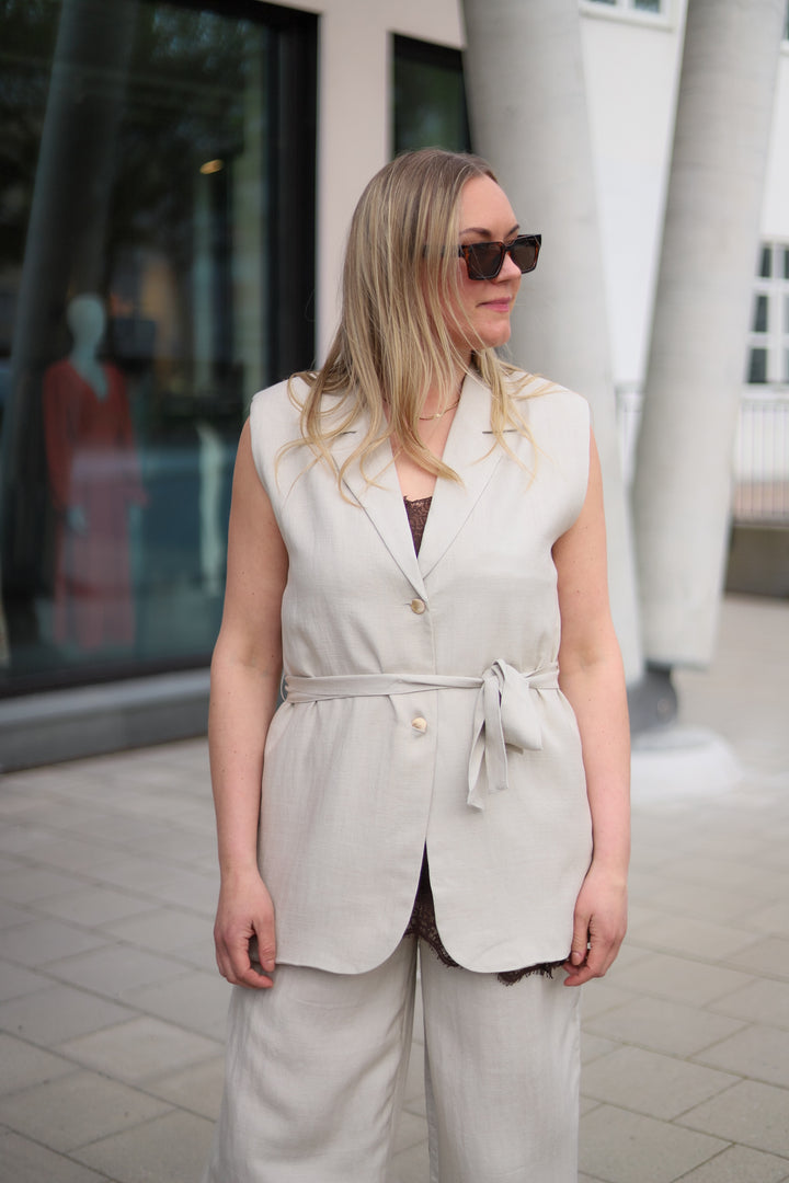 Aphandra Vest Sand