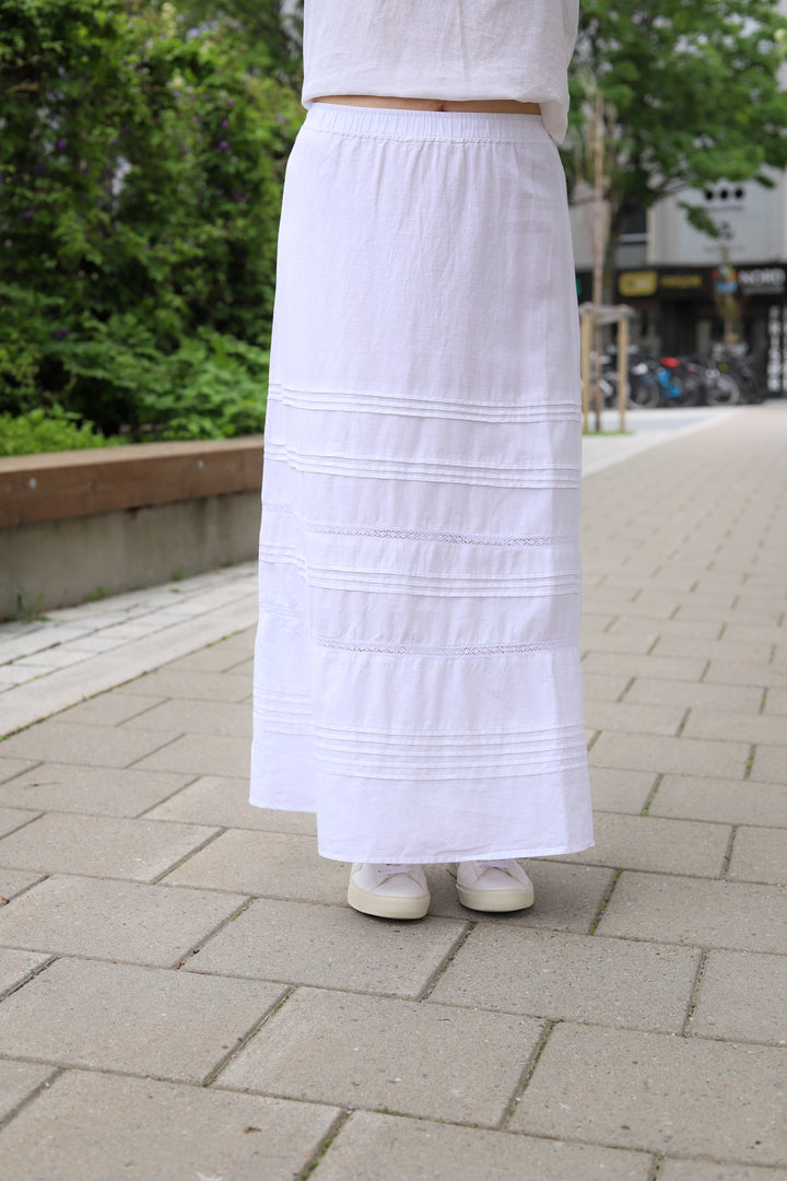 Naja 64 Skirt White