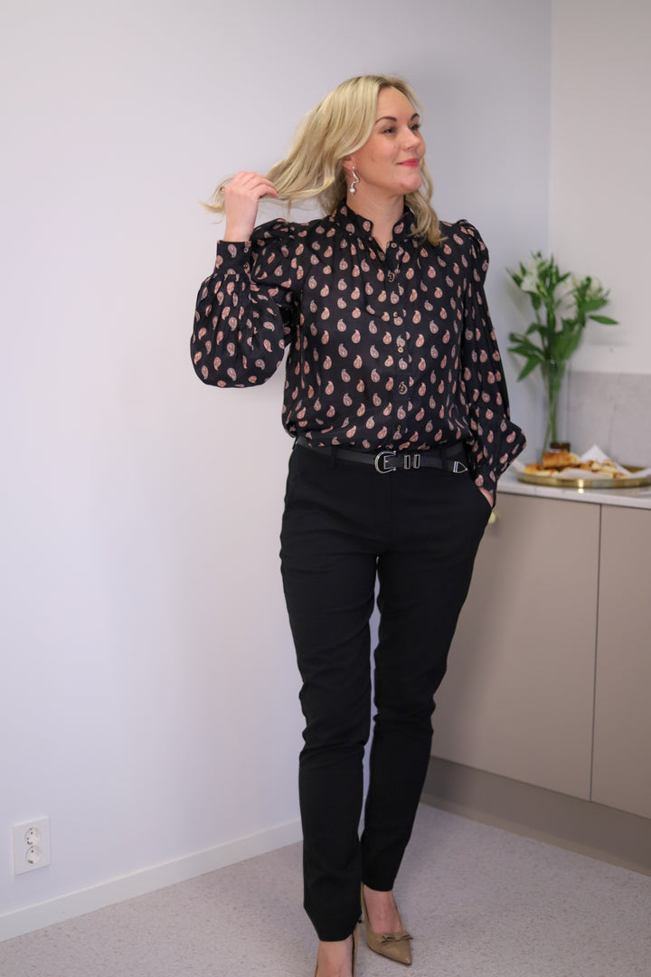 Kylie FV Regular 396 Black