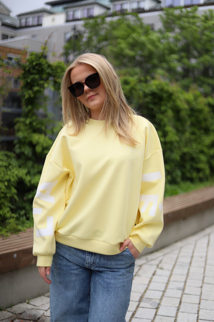 Maxi Split Logo Sweat Pale Yellow