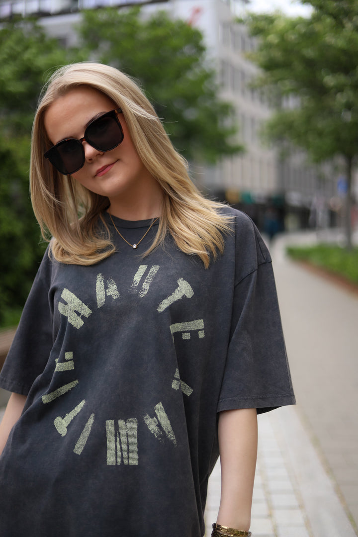 Logo Circle Tee Black Acid Wash