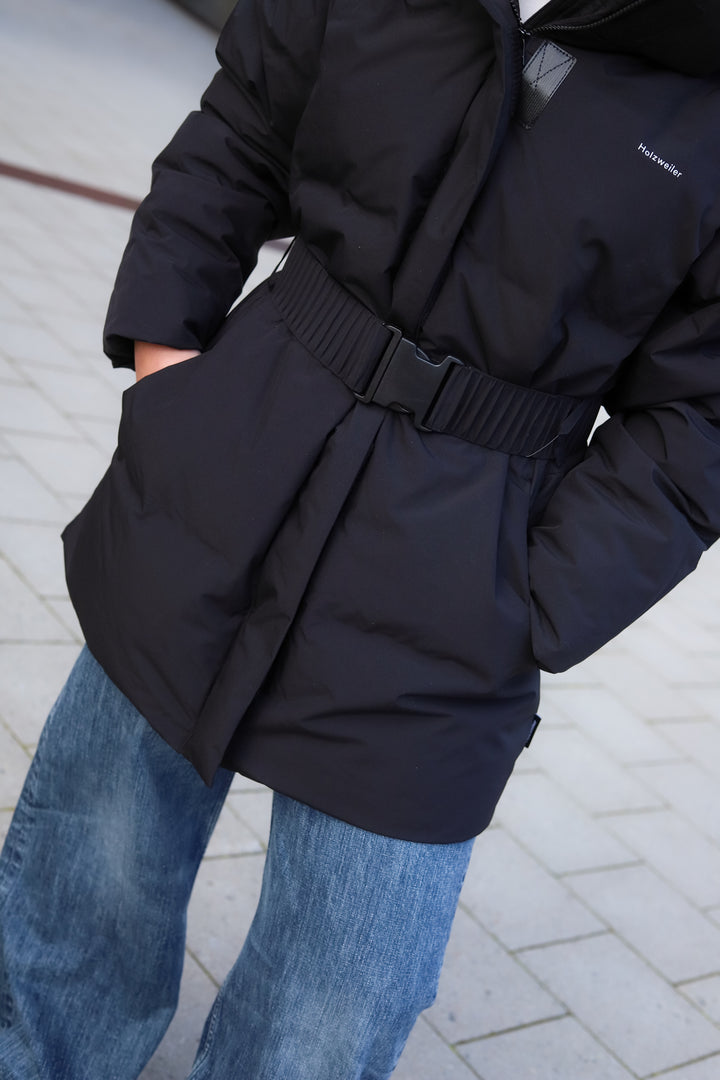 Besseggen Lt Down Jacket Black