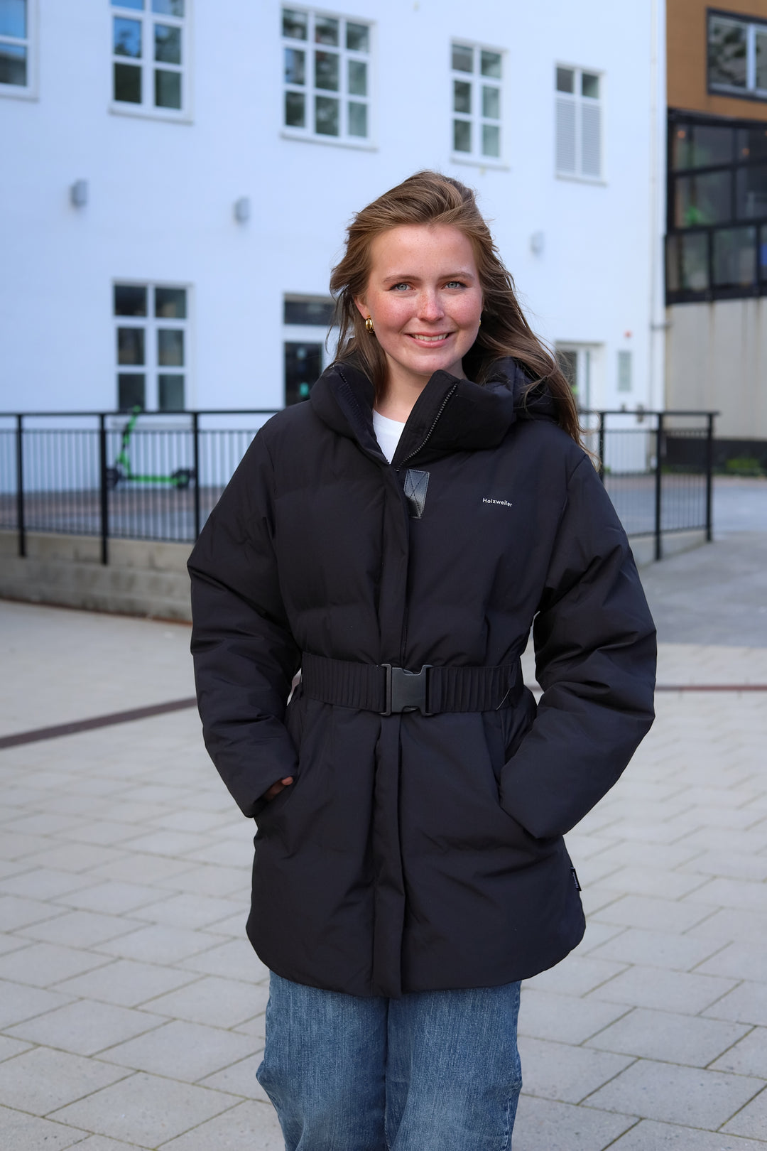 Besseggen Lt Down Jacket Black
