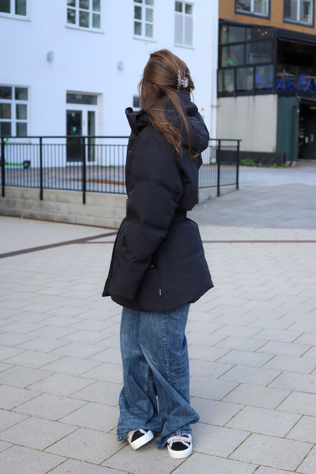 Besseggen Lt Down Jacket Black