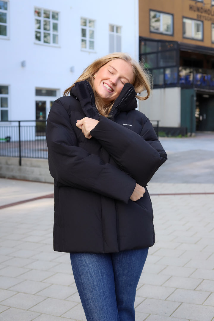 Besseggen Down Jacket Black