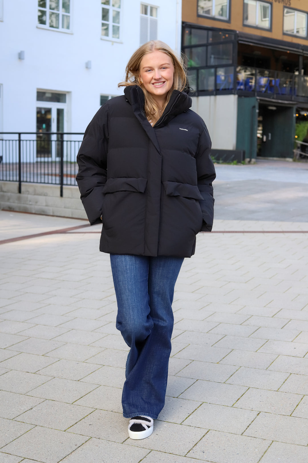 Besseggen Down Jacket Black