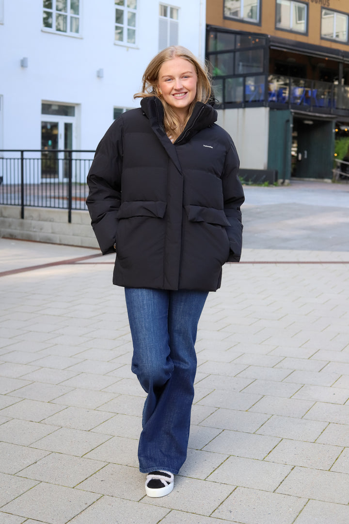 Besseggen Down Jacket Black