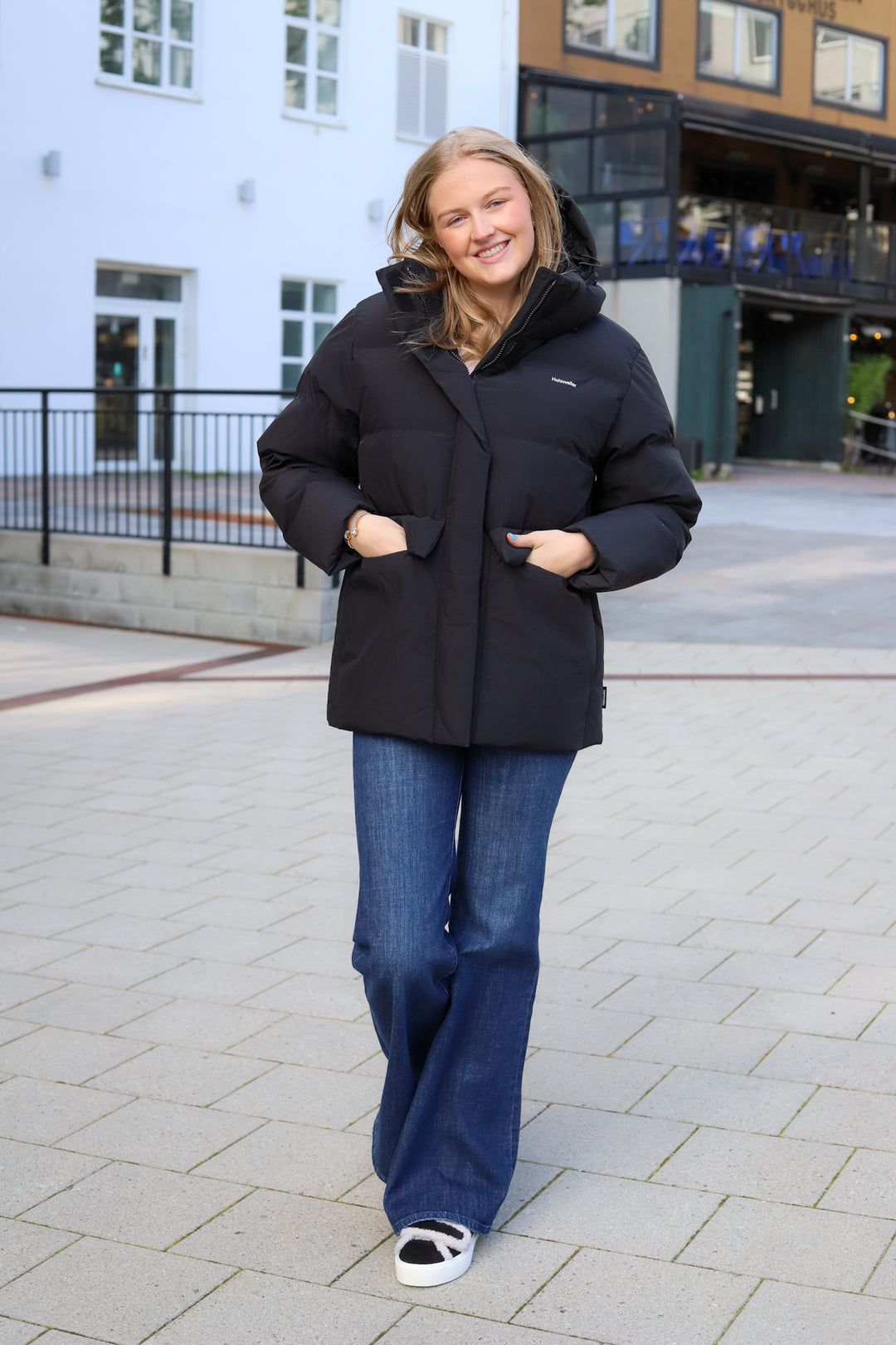 Besseggen Down Jacket Black