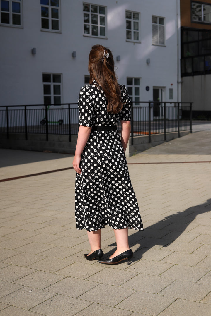 Charlotte Floral Dress Creme Fleur Black