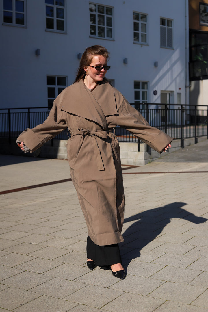 Atari Oversized Trenchcoat Khaki Brown