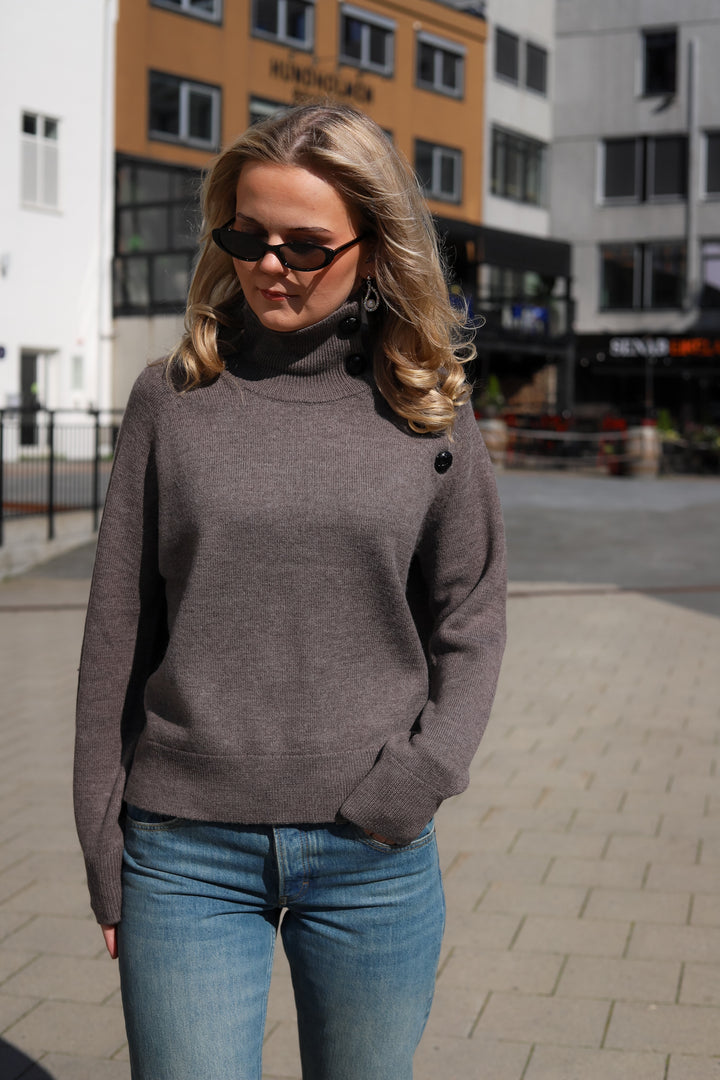 Henri Knit Brown