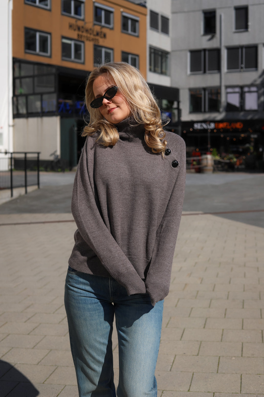 Henri Knit Brown