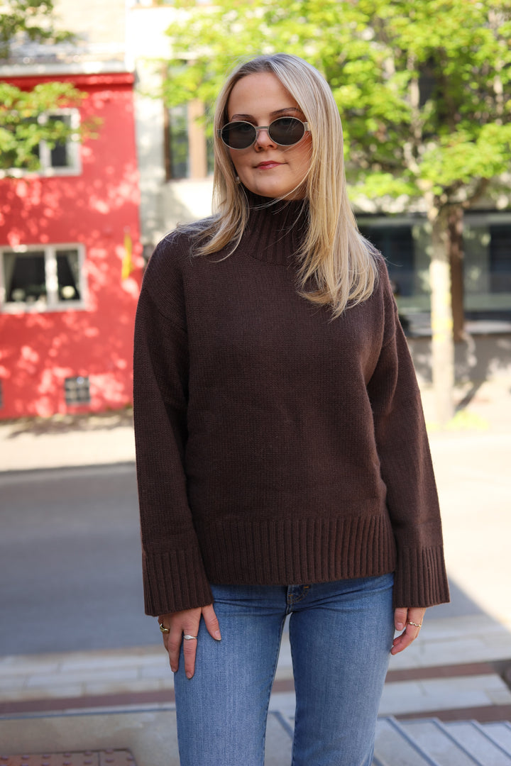 Woodhouse Funnel Neck Rustic