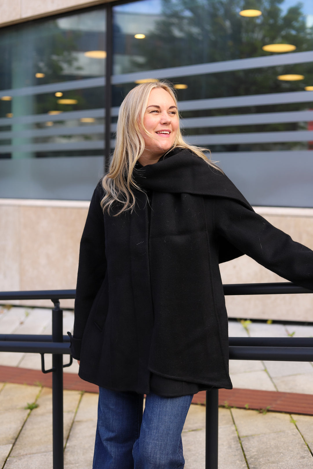 Clara Coat Black