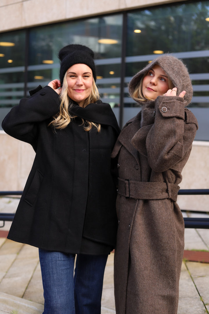 Clara Coat Black