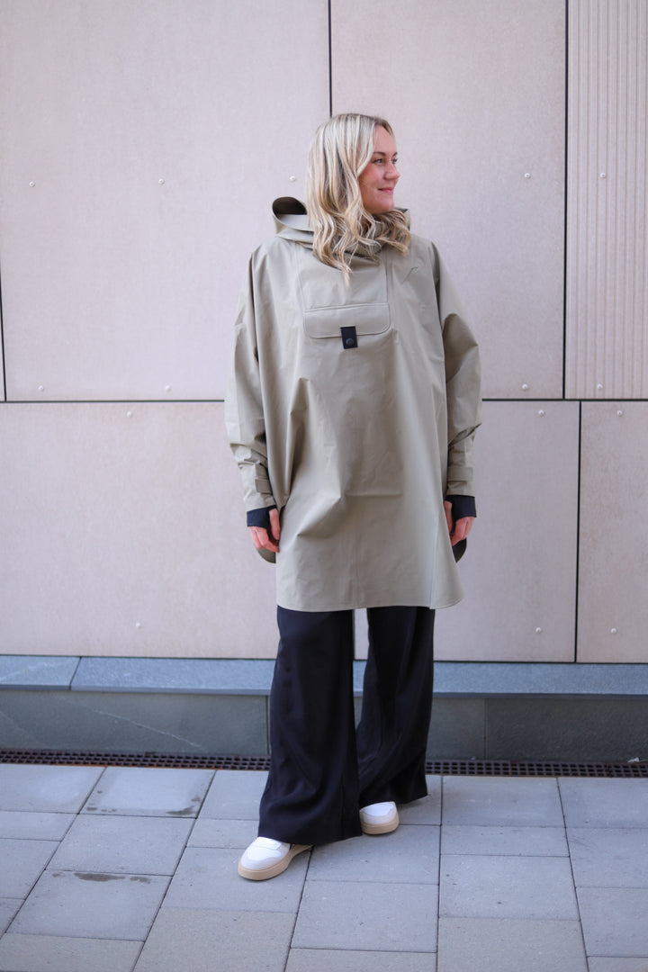 Bergen Poncho Oakmoss