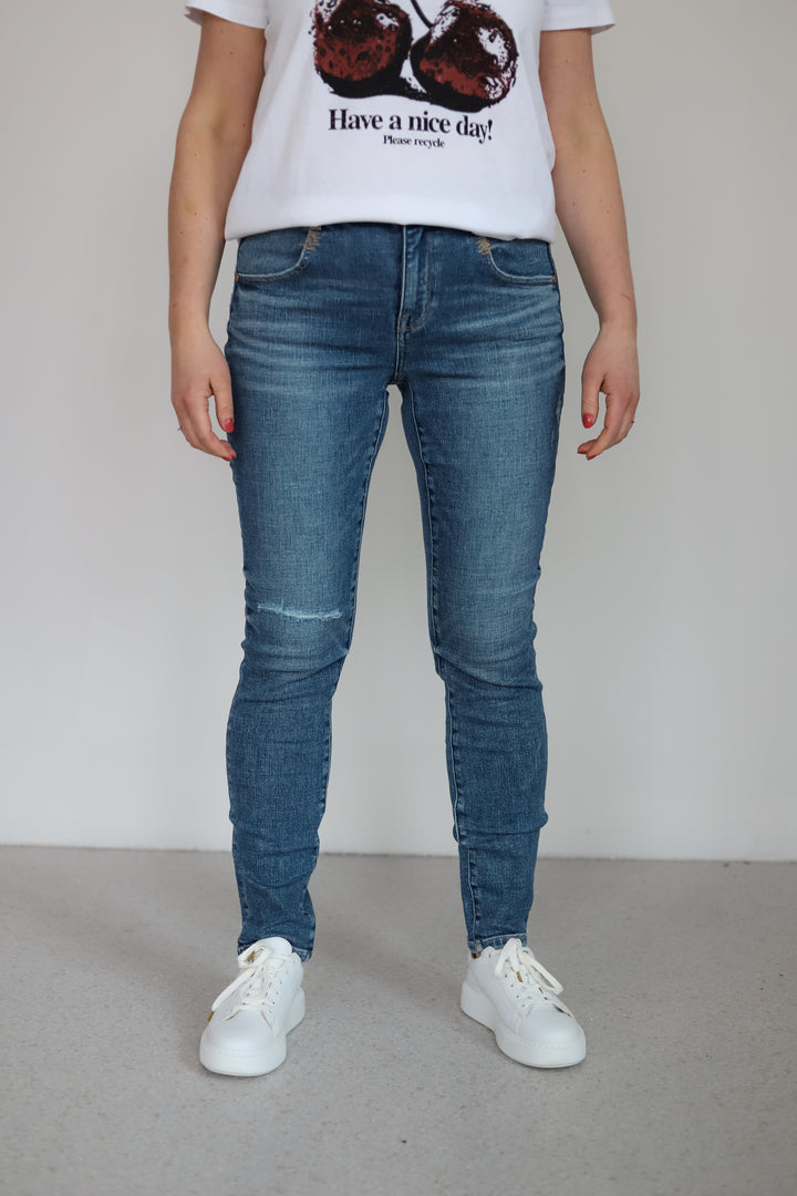 JJ2950 Slim Fitted Ripped Jeans Dark Blue