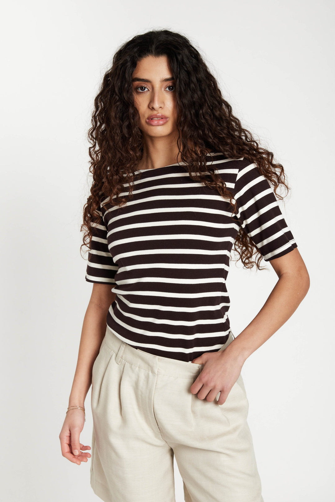 Iguanura Boat Neck Blouse Brown stripe