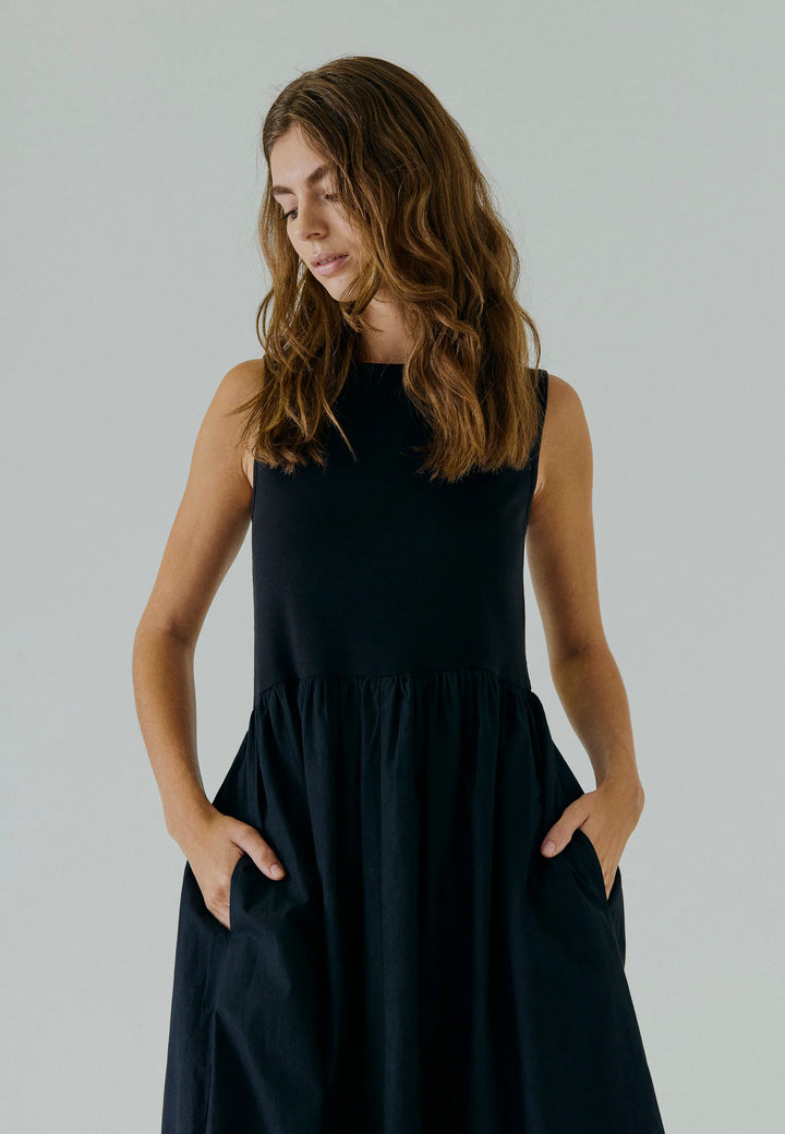 Petra Midi Dress Black