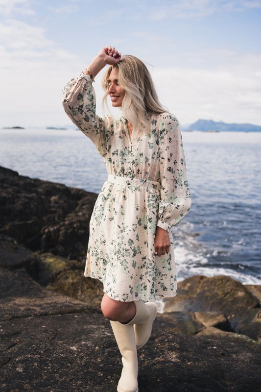 Anna Dress AOP Green Tint Flower