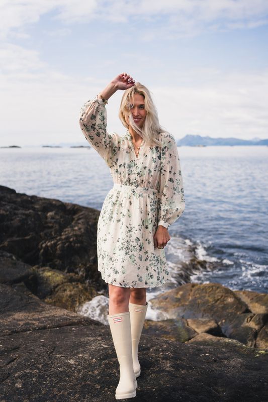Anna Dress AOP Green Tint Flower