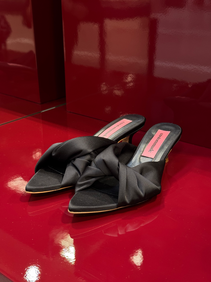 Alia Satin Black