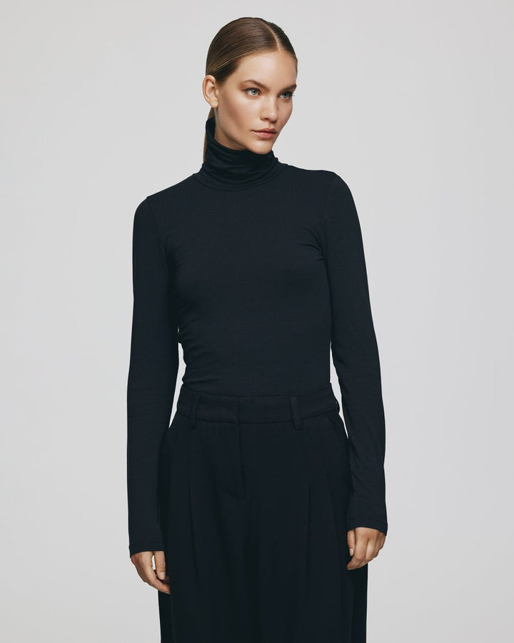 Betrina R LS Top Black