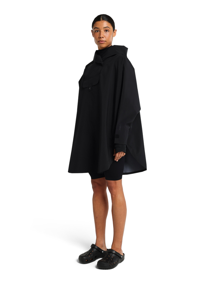 Bergen Poncho Black