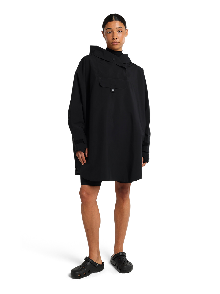 Bergen Poncho Black