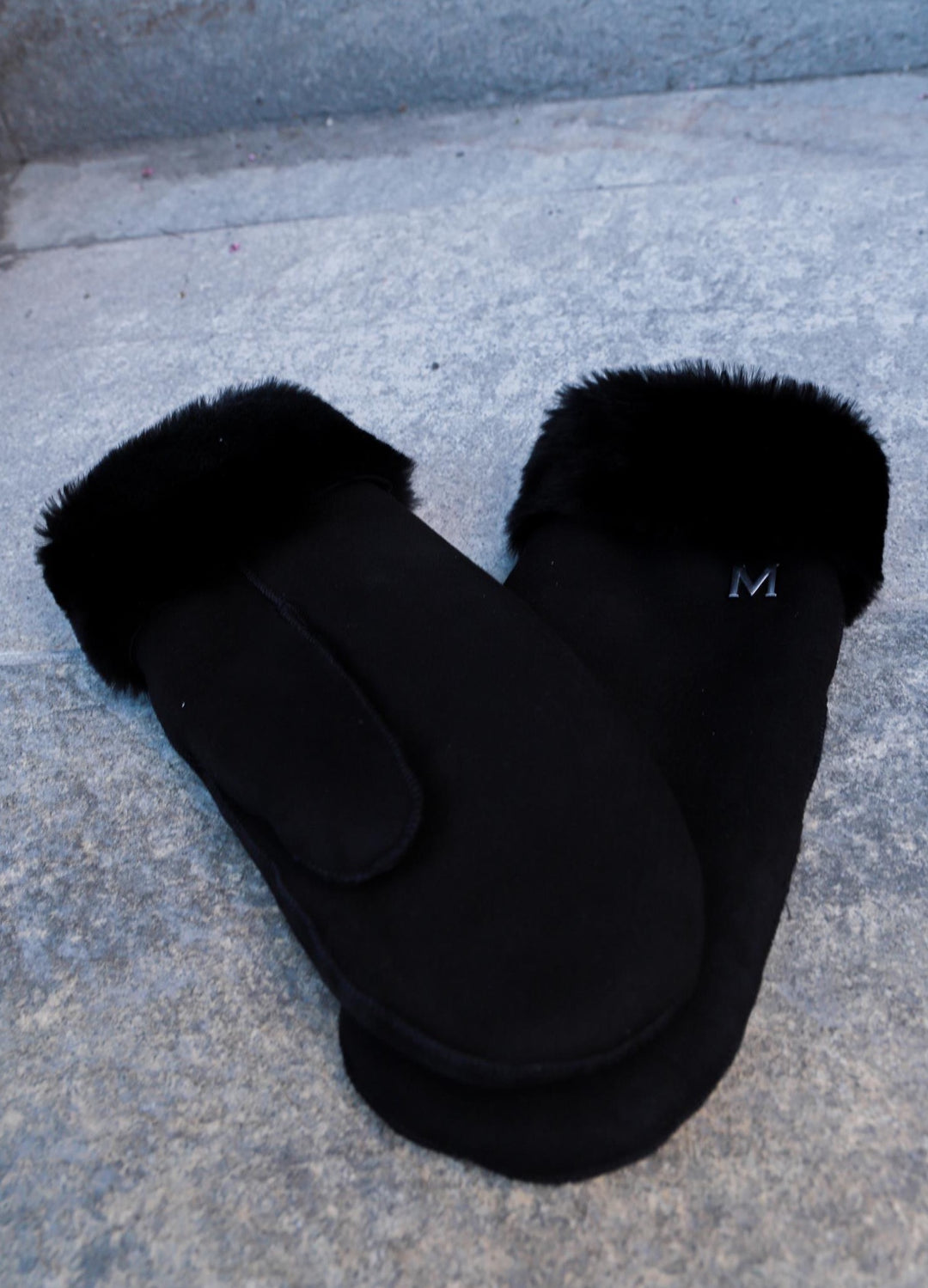 Ariel Mitten Black